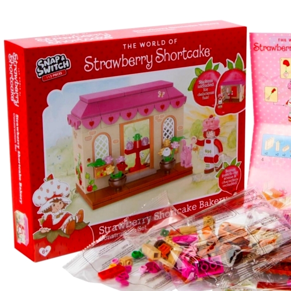 The World of Strawberry Shortcake 112 Piece Bakery Construction Set/ BNIB - Picture 12 of 13